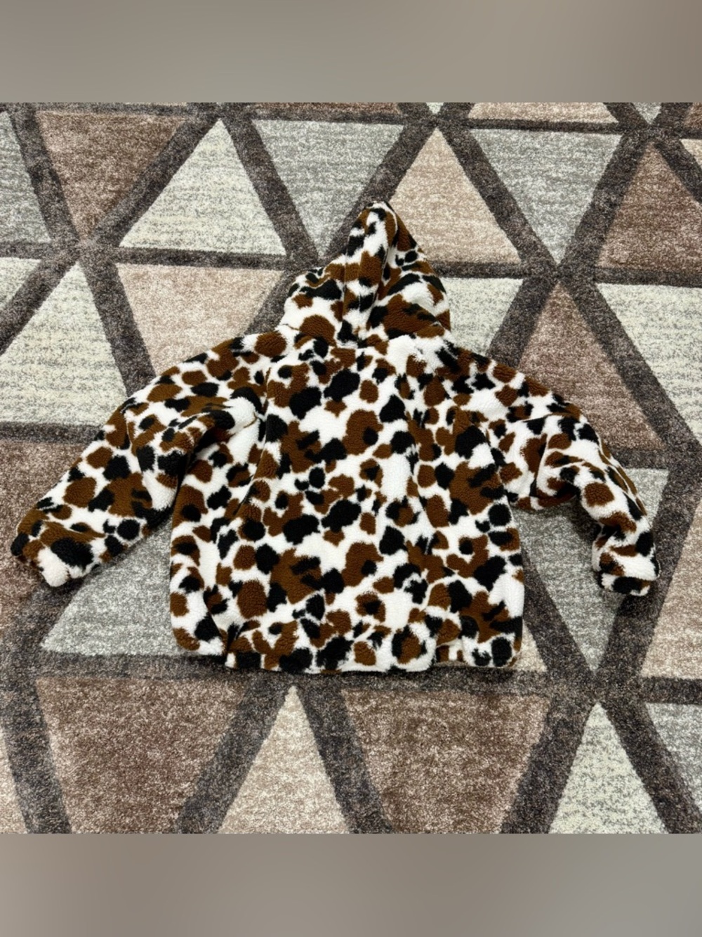 UGG RTW Olympia Sherpa Chestnut Cow Print Coat Size Small/Medium - Picture 4 of 4